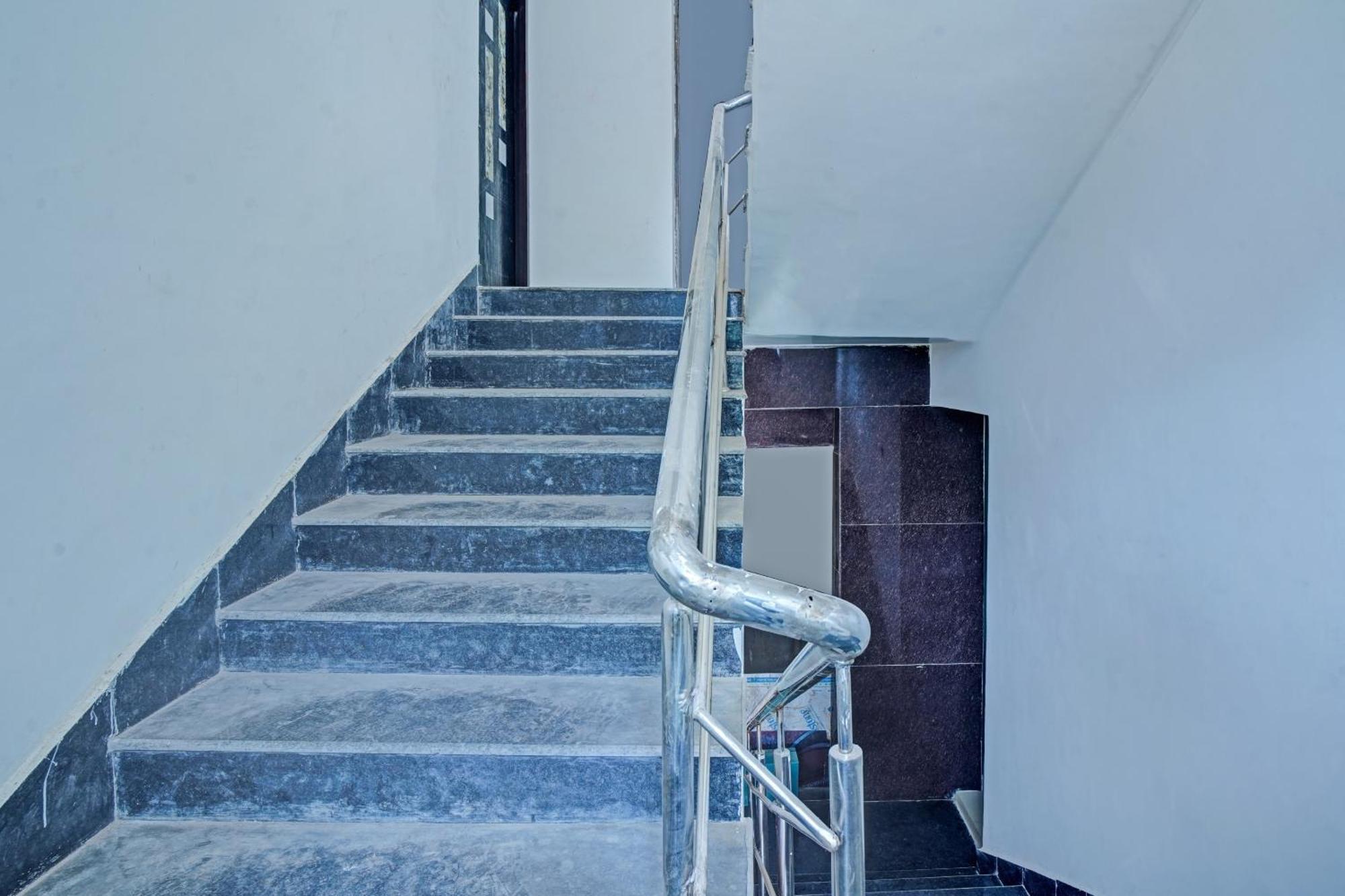 Flagship Hotel Sneh Inn Rms Colony Patna  Dış mekan fotoğraf